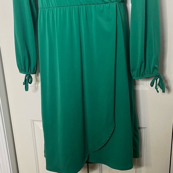 Teal V-Cut Wrap Dress - Picture 4 of 5